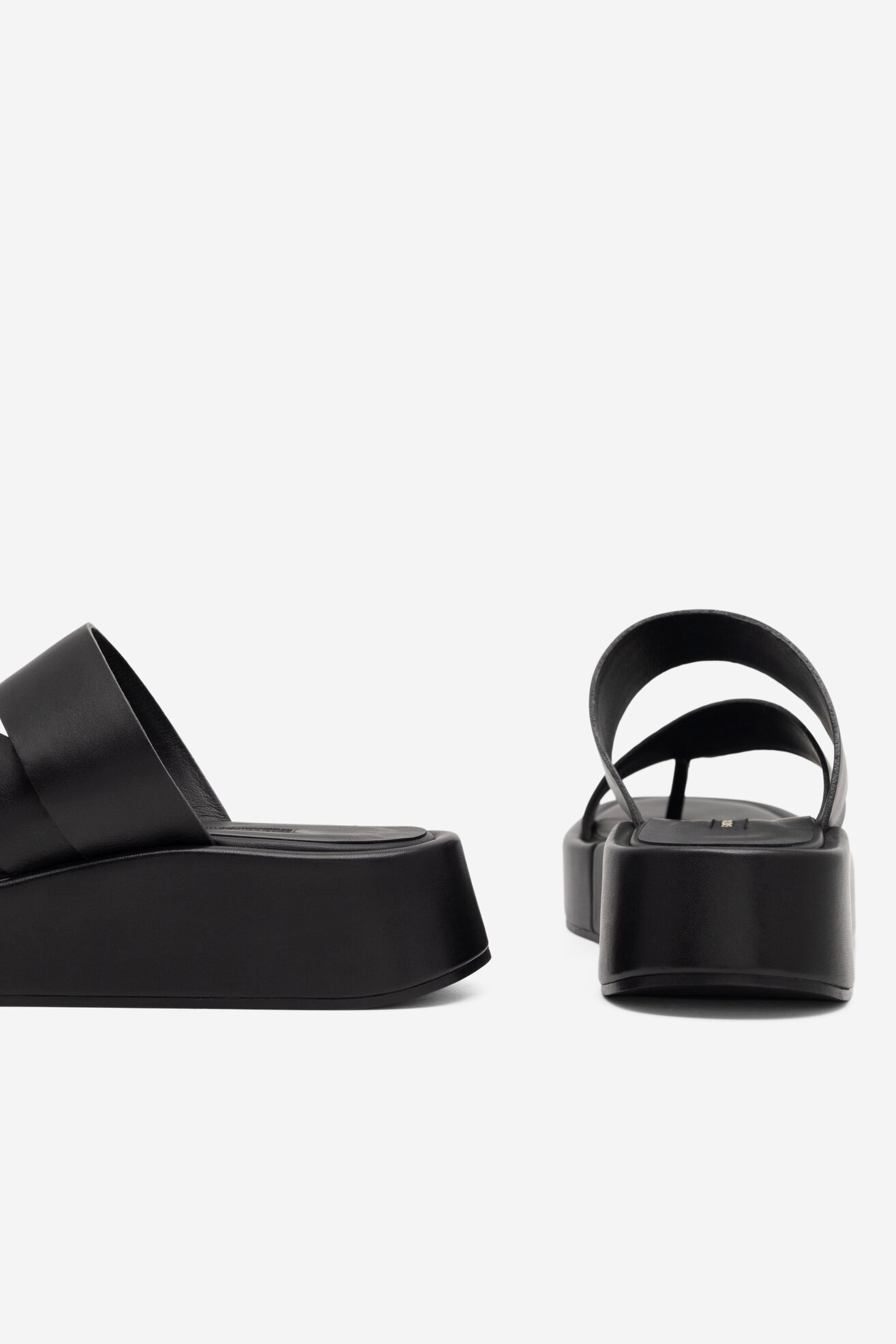 Klapki Gino Rossi PACIANA-32289 Czarny