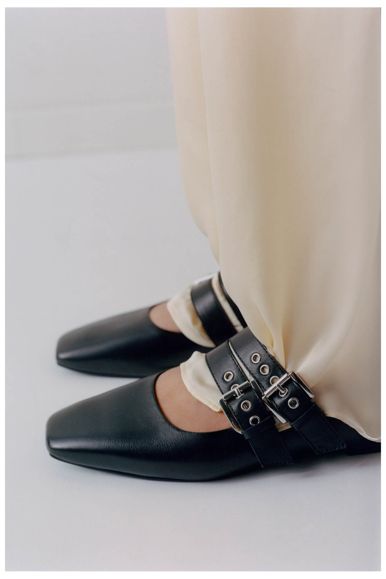 Baleriny Gino Rossi ALIYA- 116930 Czarny