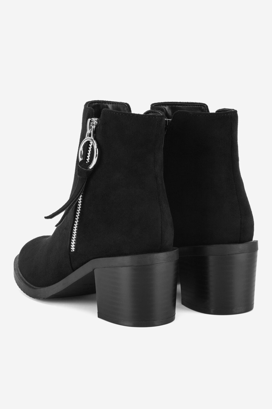 
                Kratke čizme Clara Barson CRNA - 5905588911739