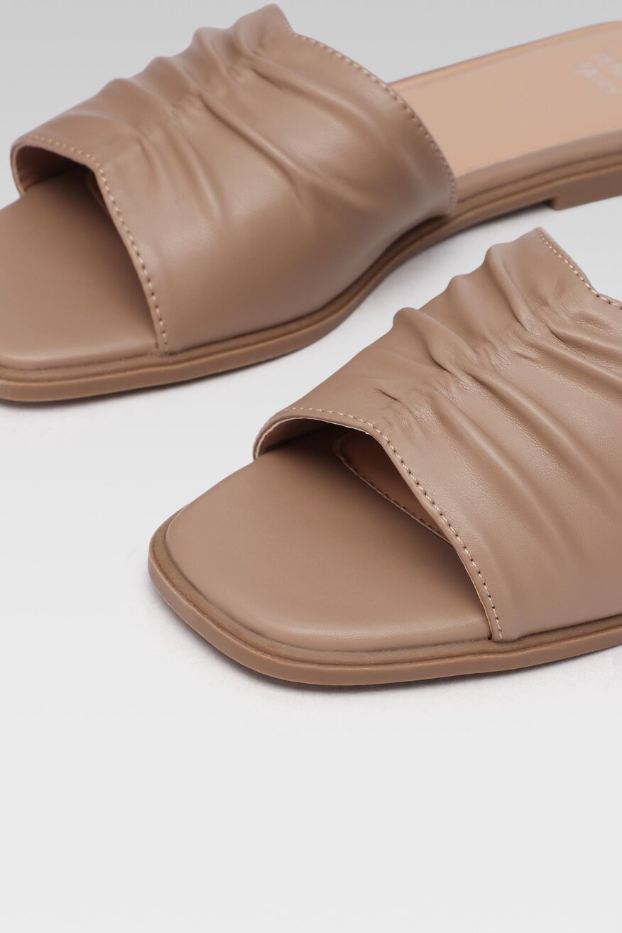 
                Jenny Fairy - Klapki beżowe - 5903698385228