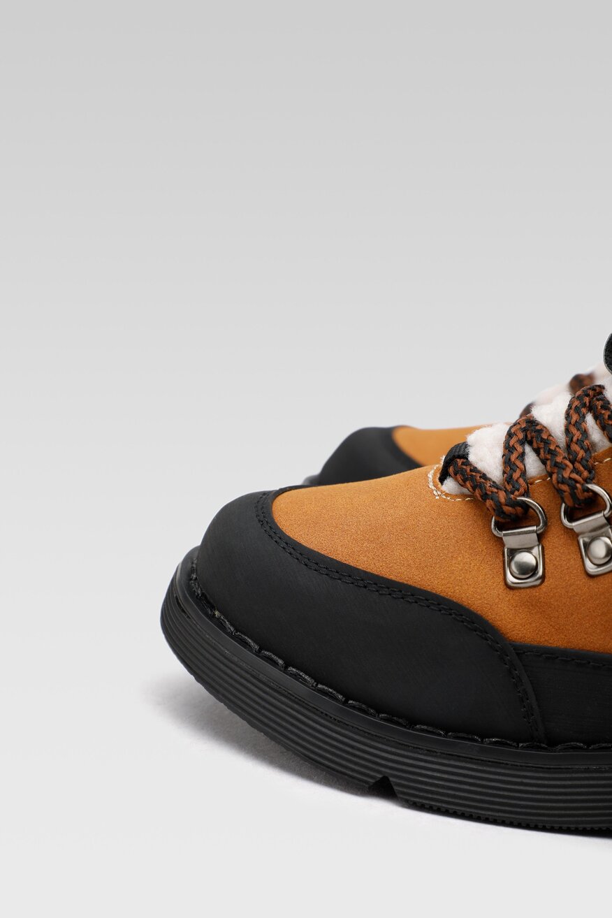 
                Action Boy - Trzewiki brązowe - 5904862394732