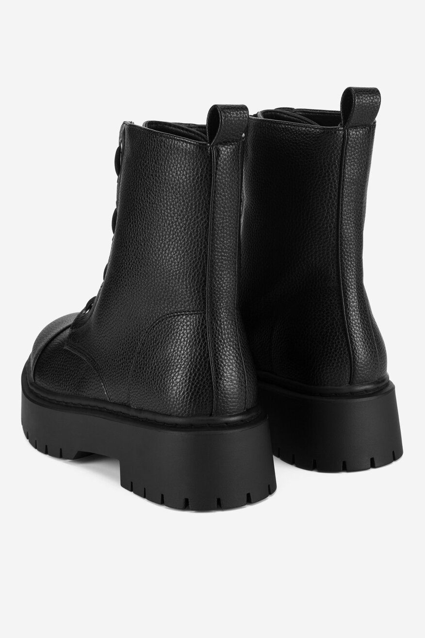 
                DeeZee - Botki na platformie - 5905588898924