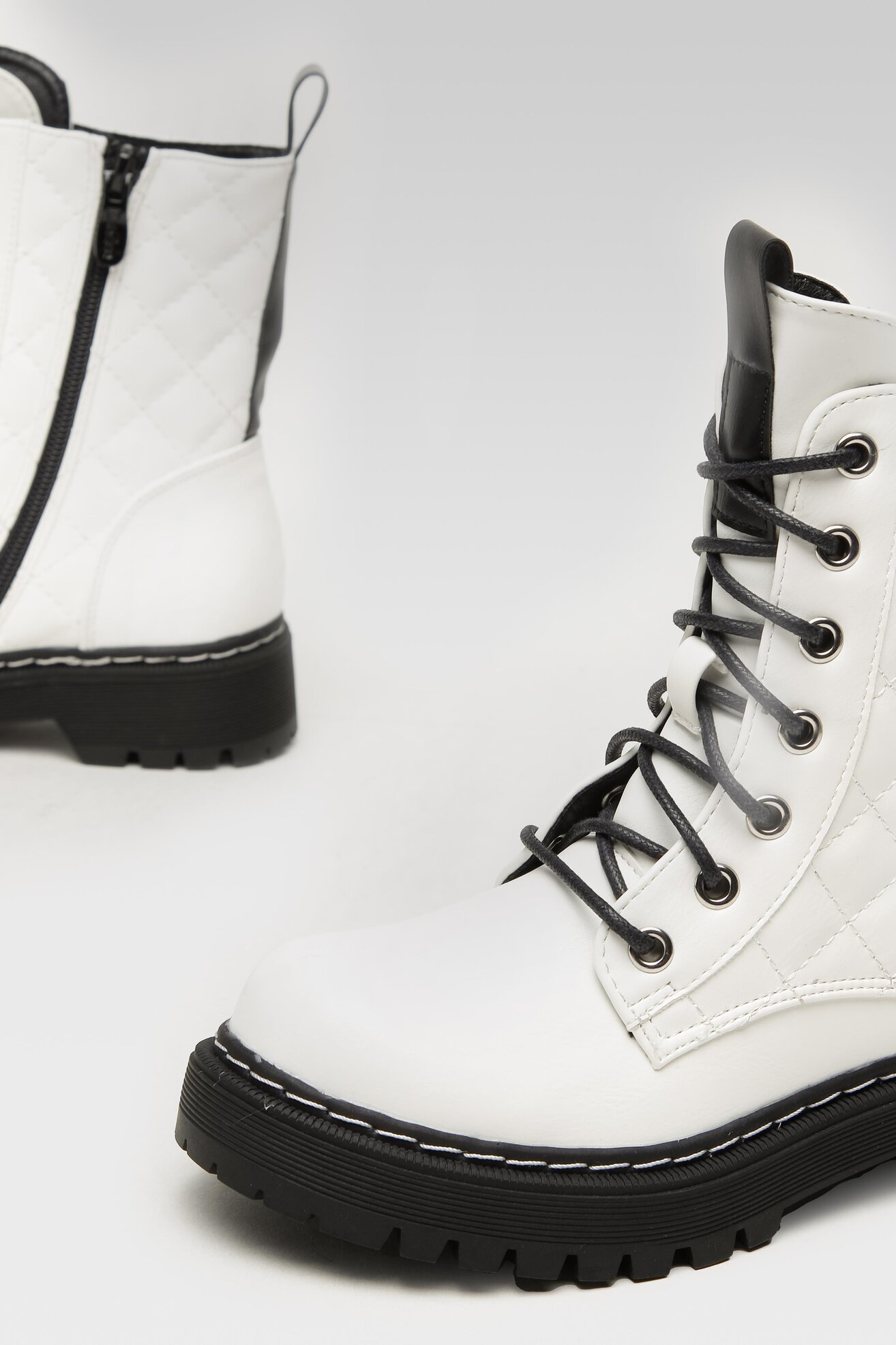 Bocanci DeeZee CS5587-12 ALB