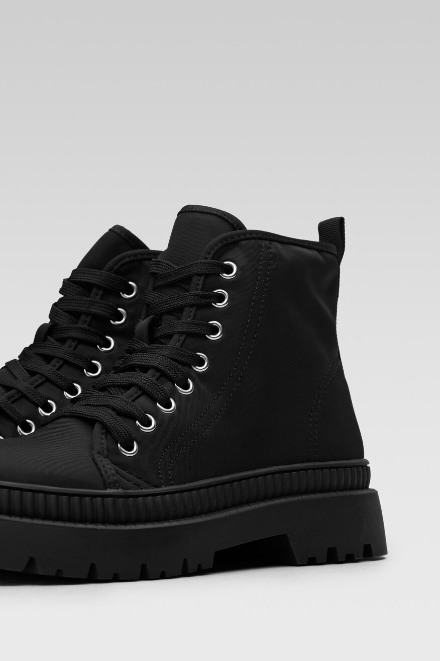 
                Jenny Fairy - Trzewiki czarne sznurowane - 5904248086572