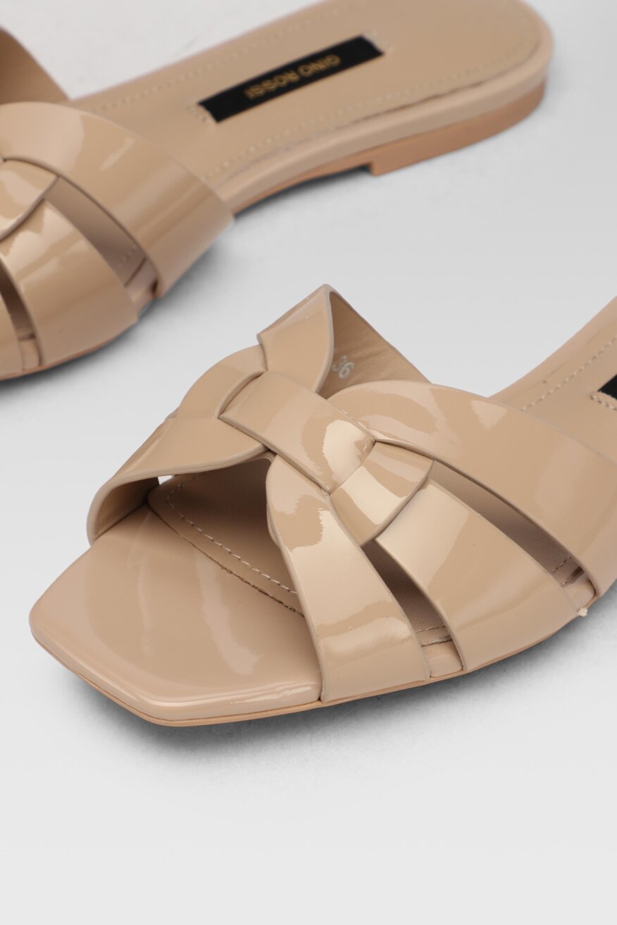 
                Gino Rossi - Skórzane klapki beżowe - 5903698395135