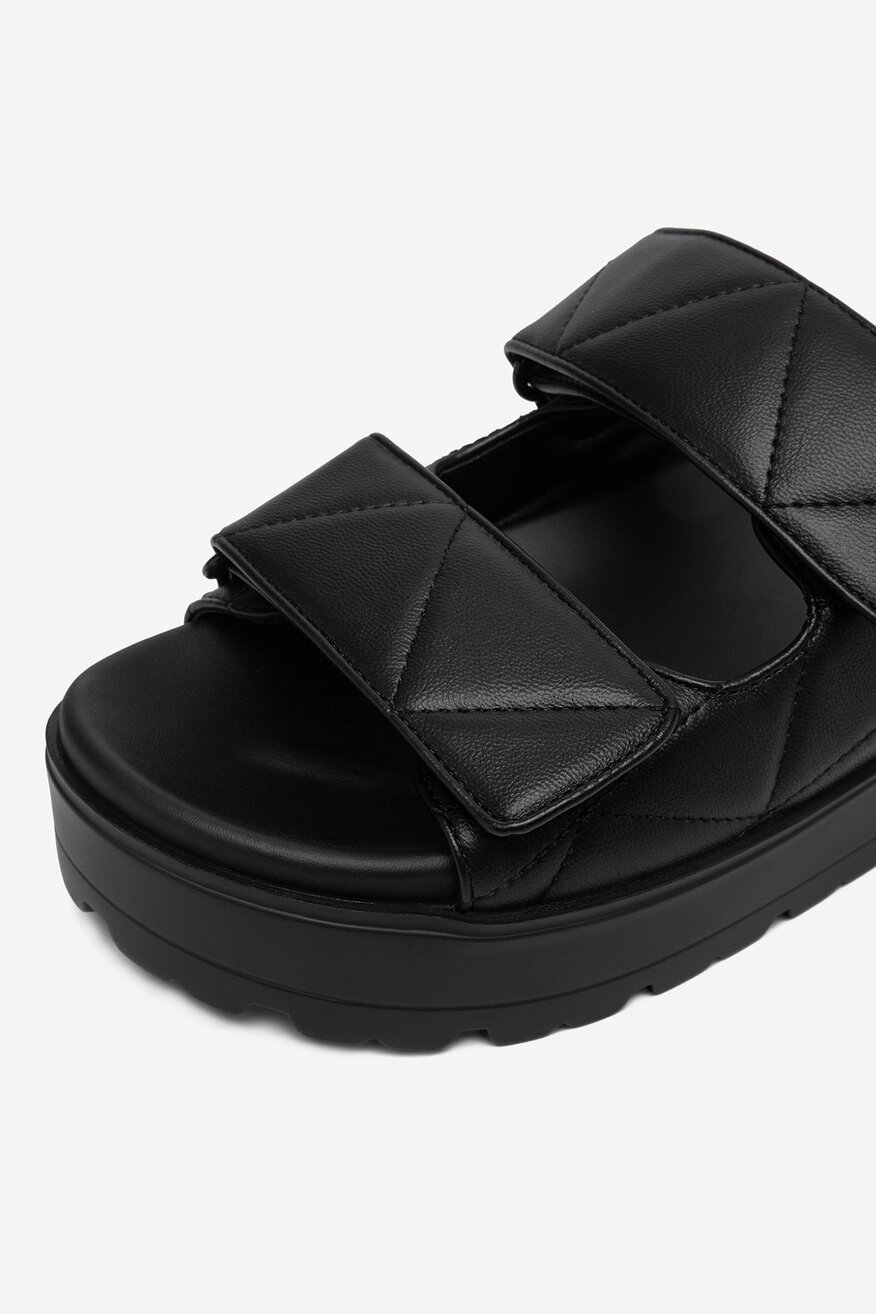 
                DeeZee - Klapki - 5906751779118