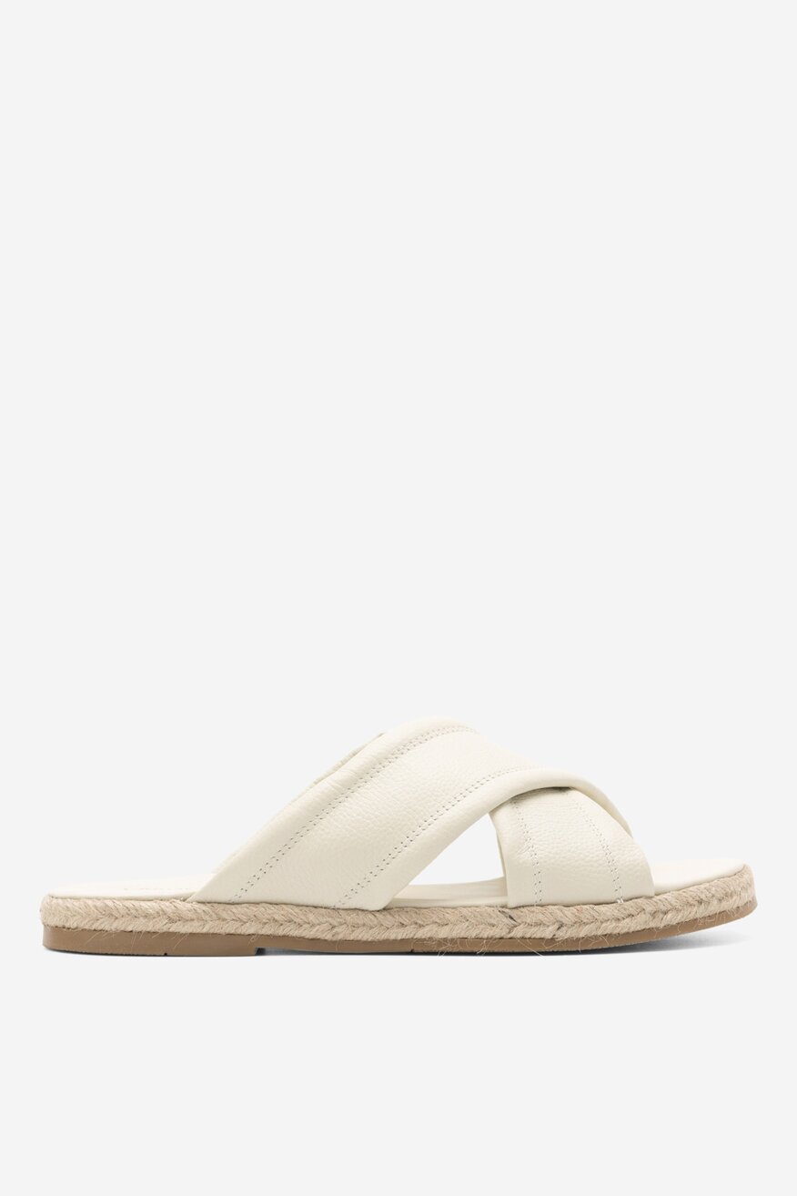 
                Lasocki - Skórzane klapki białe - 5904862864686