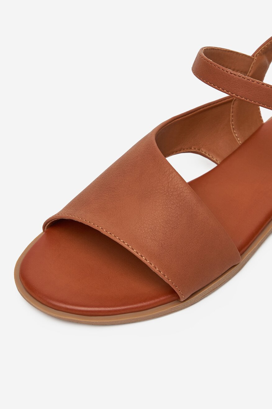 Szandál Mustang VILÁGOSBARNA - 5906751035160