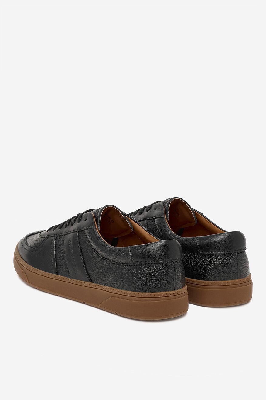 
                Сникърси GUESS JEANS ЧЕРЕН - 5906751954782