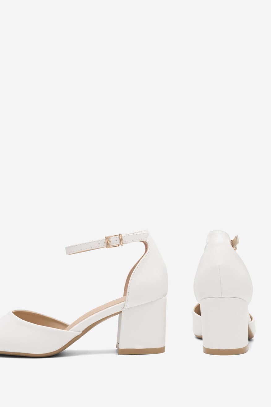 
                Jenny Fairy - Czółenka białe - 5904862605883