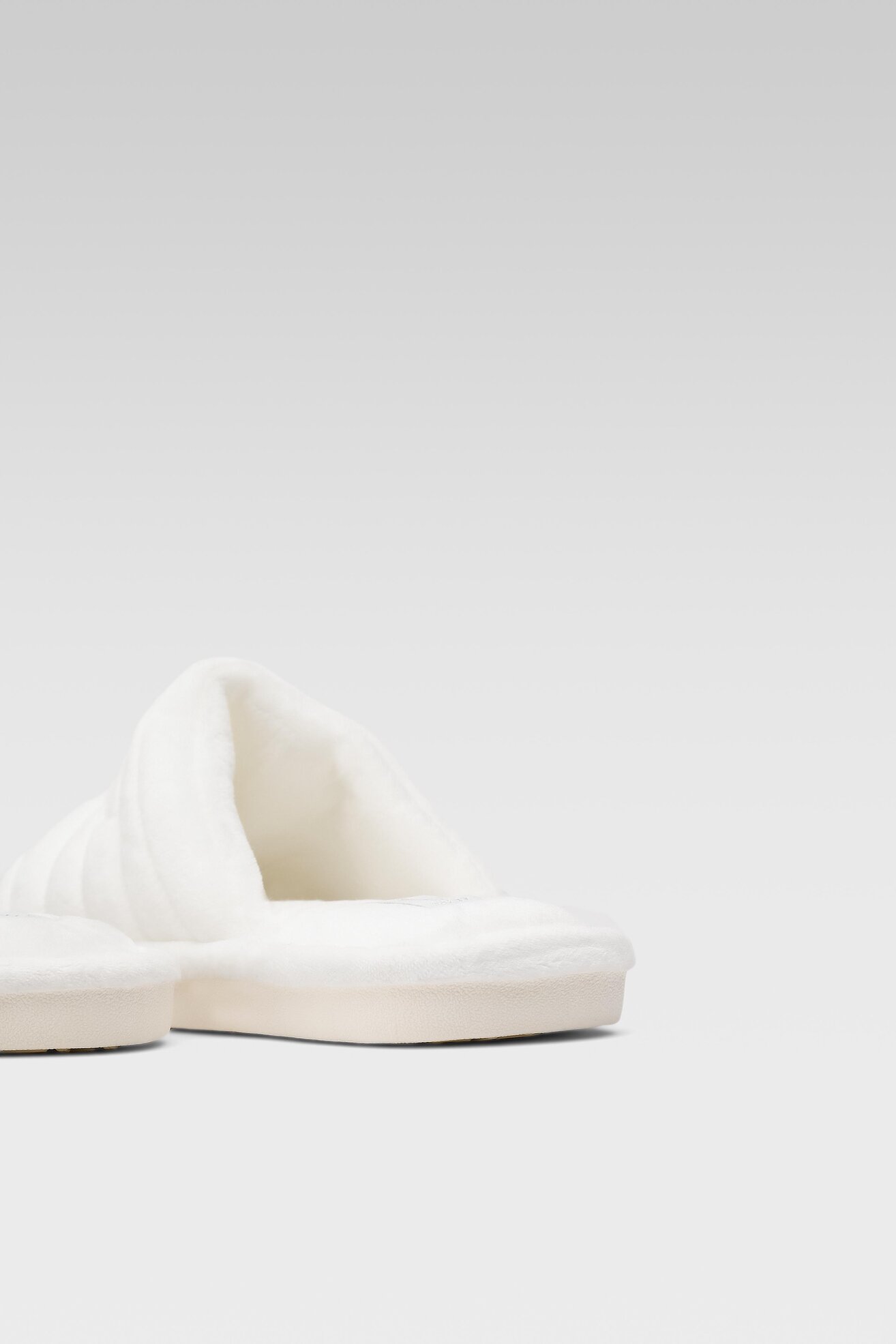 Kapcie Home&Relax B70358 Biały