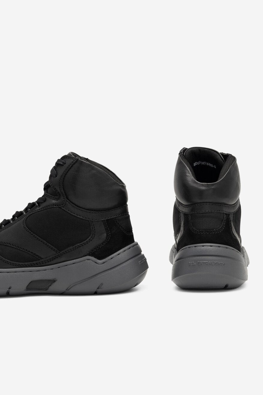 
                Tornacipő Badura FEKETE - 5904862838557