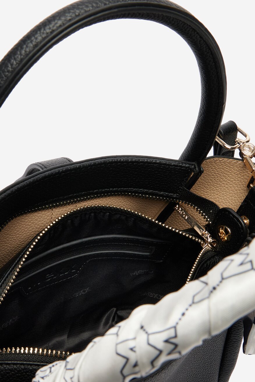 
                Сумка З Ремінцем Mexx ЧОРНИЙ - 5906751554890