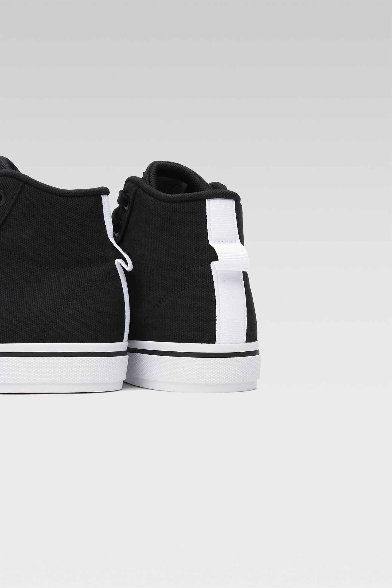 Trampki adidas BRAVADA 2.0 MID HP7978 Czarny