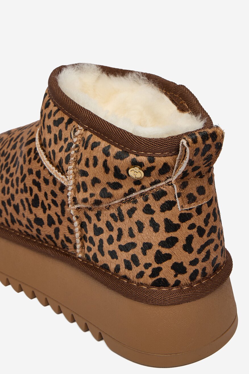 
                Bokacsizma EVA MINGE FEKETE - 5906751430842