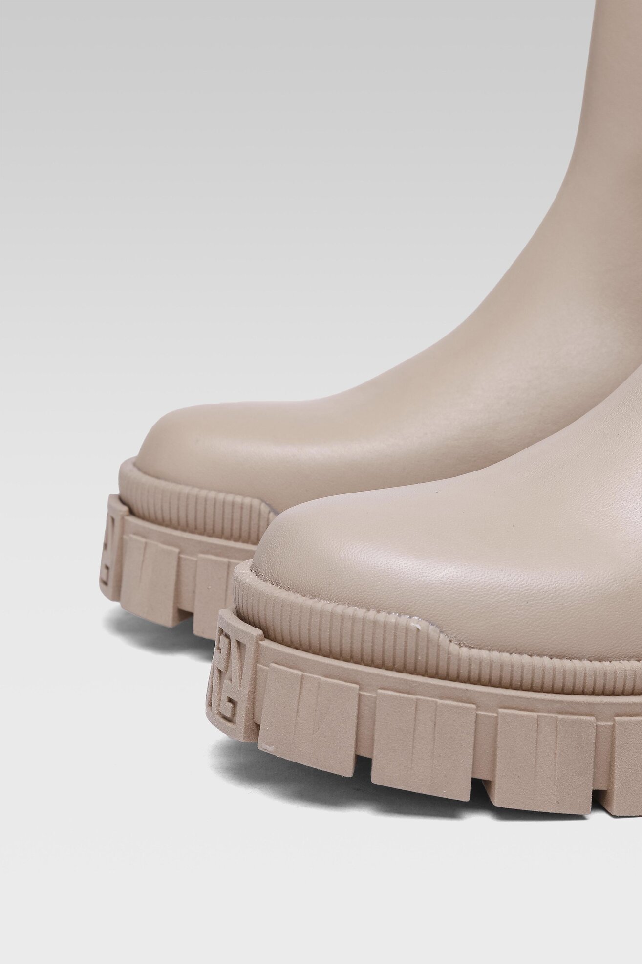 Bokacsizma Gino Rossi 4064 BÉZS