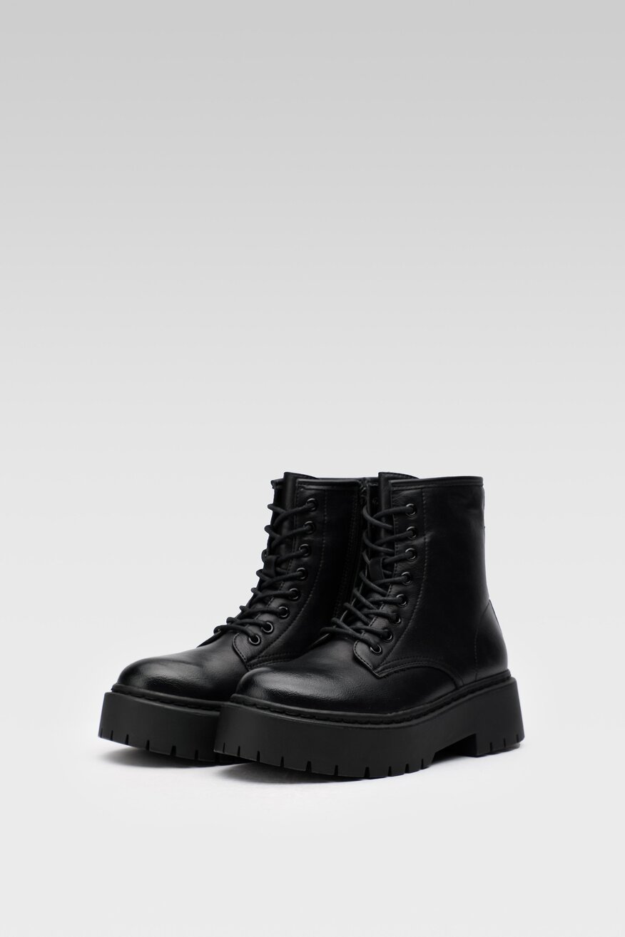 
                Bocanci DeeZee NEGRU - 5904862014388