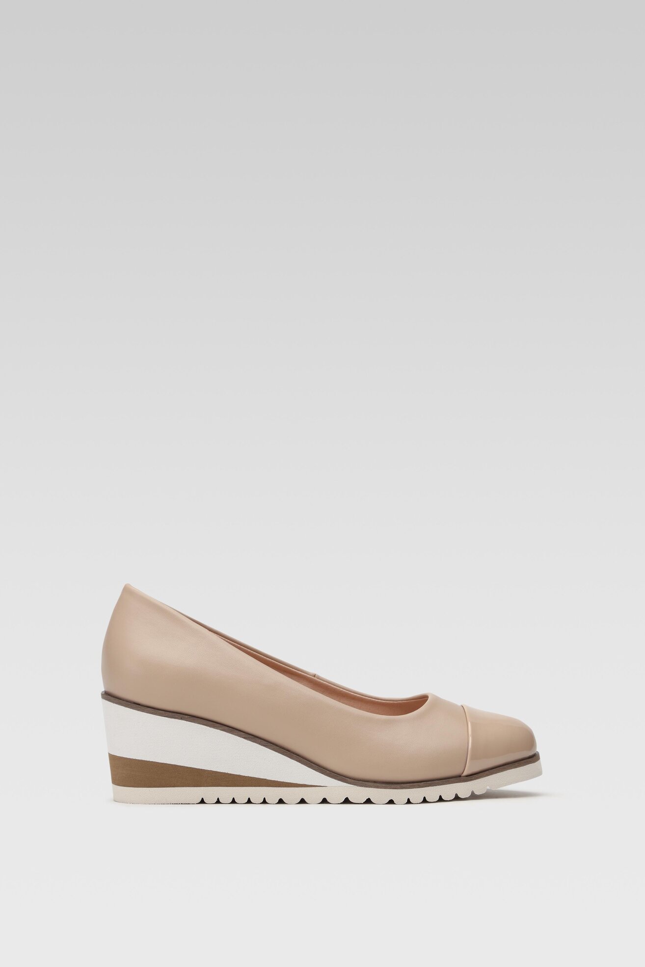 Félcipő Clara Barson WYL3396-2 BÉZS