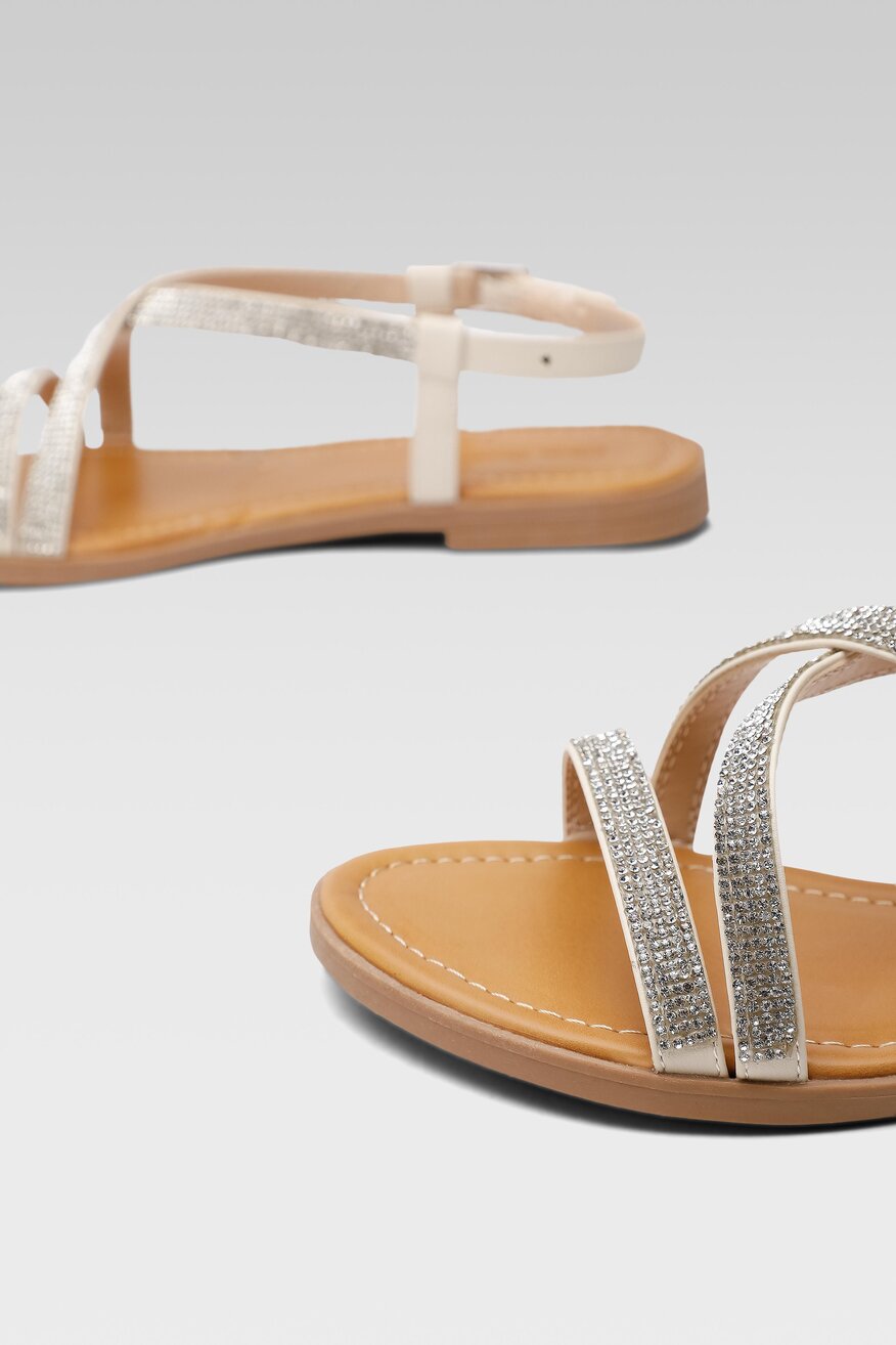 
                Clara Barson - Sandały beżowe - 5904862803425