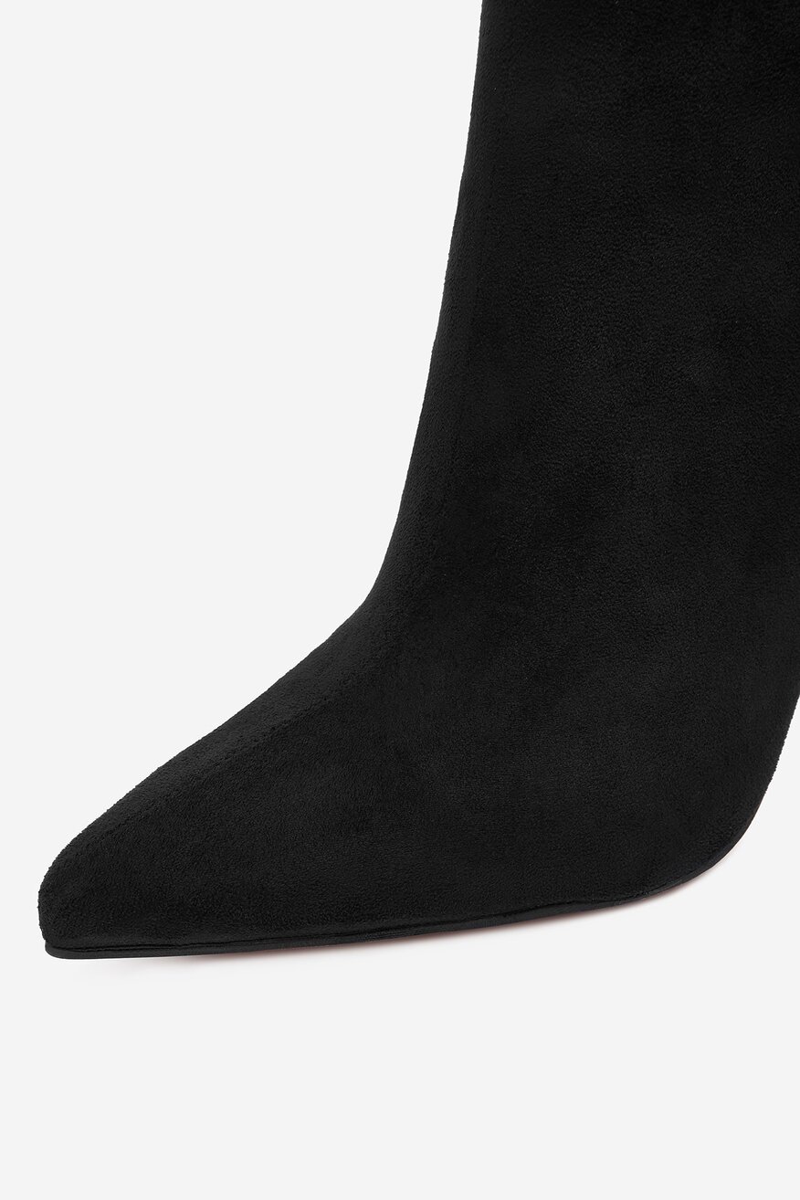 
                Боти NINE WEST ЧЕРЕН - 5906751409251