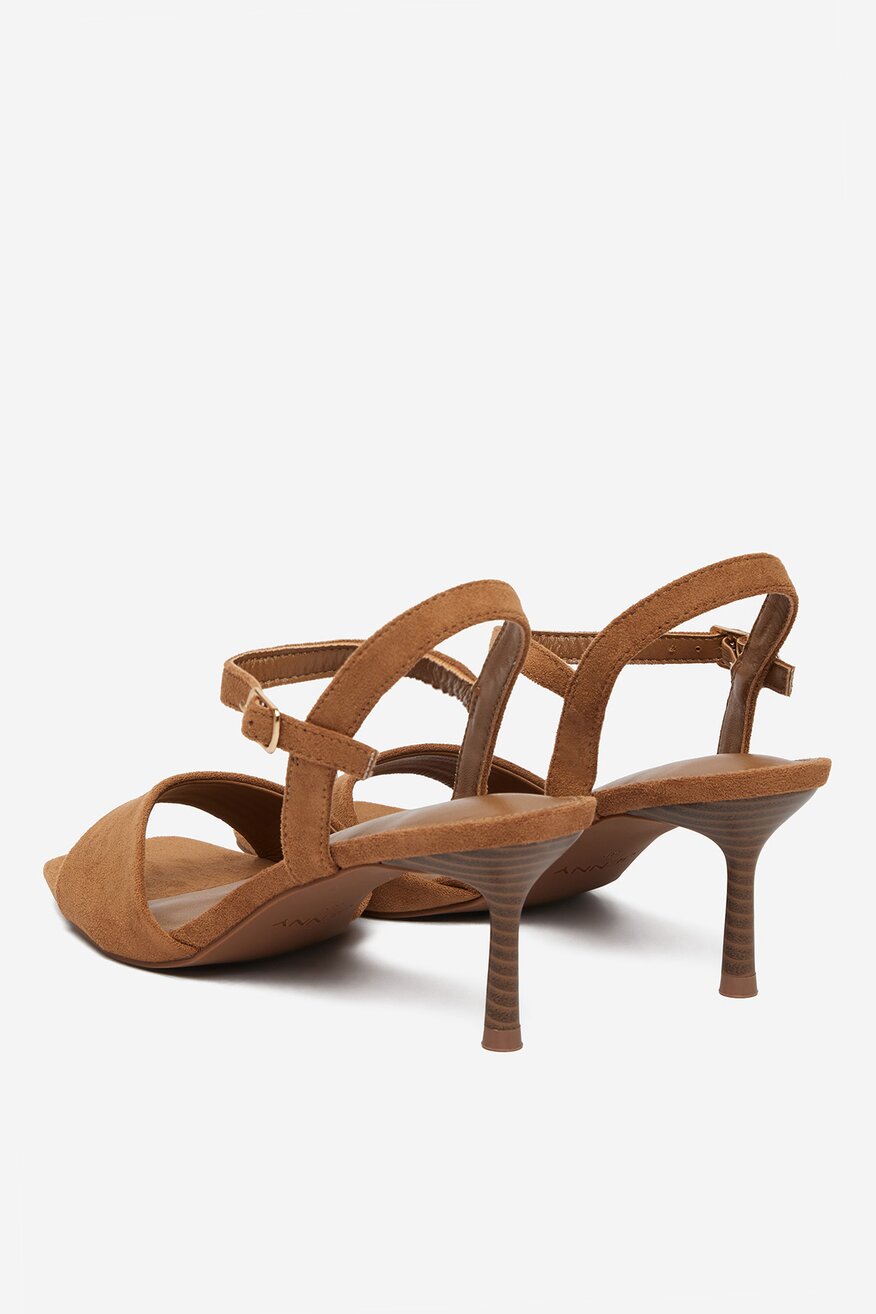 
                Сандалі Jenny СВІТЛО-БЕЖЕВИЙ - 5906751679920