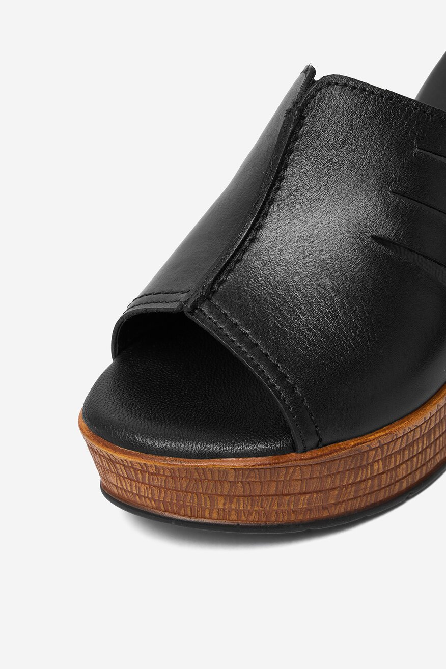 
                Lasocki - Klapki skórzane - 5906751890820