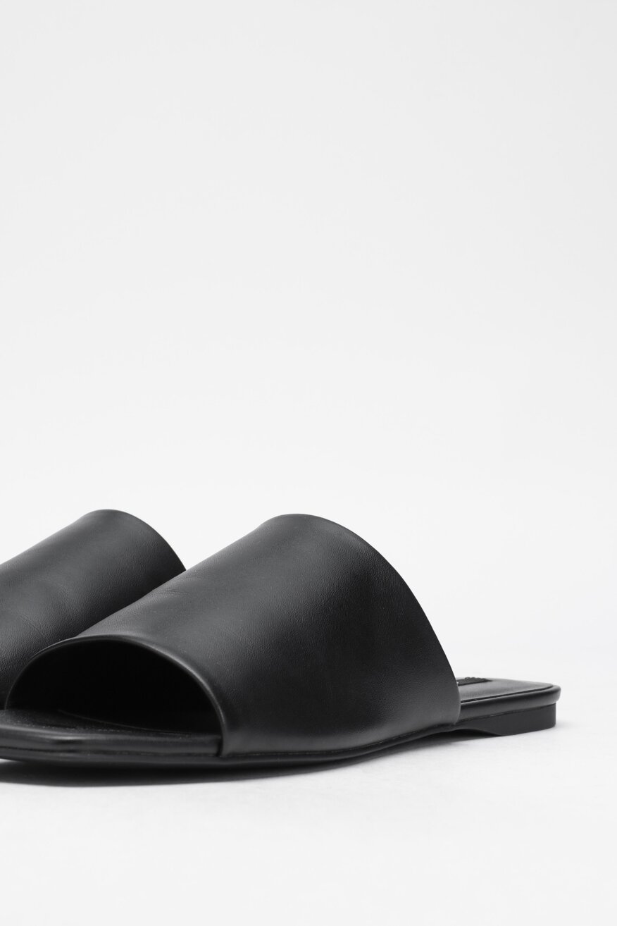 Gino Rossi - Skórzane klapki czarne - 5903698455365