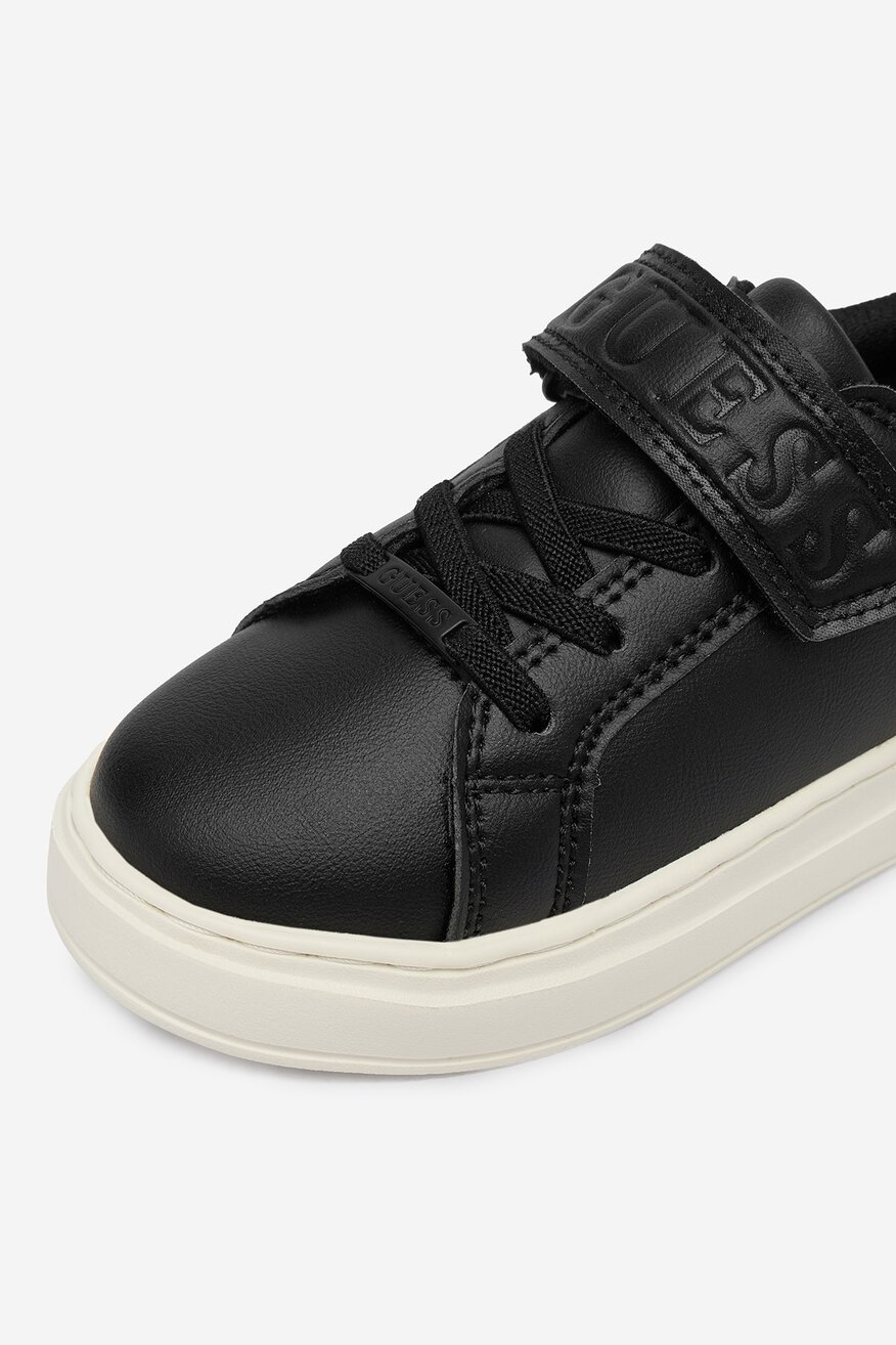 
                Сникърси GUESS ЧЕРЕН - 5906751755402