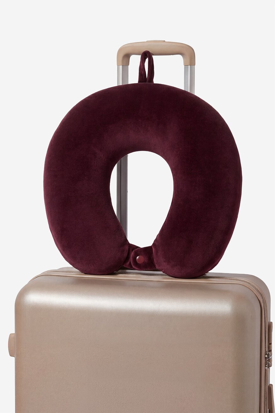 
                Подушка DeeZee БОРДОВИЙ - 5906751914304