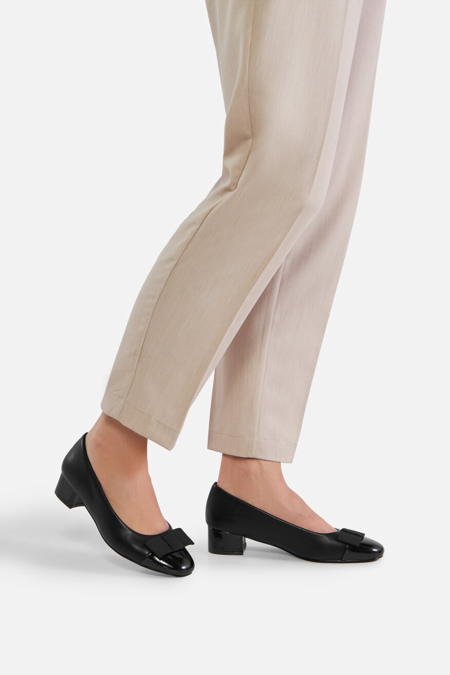 
                Körömcipő Lasocki FEKETE - 5903419927591