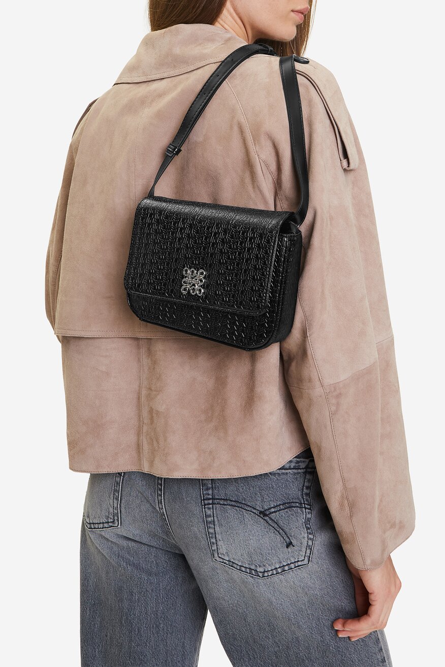 
                Дамска чанта NINE WEST ЧЕРЕН - 5906751396483