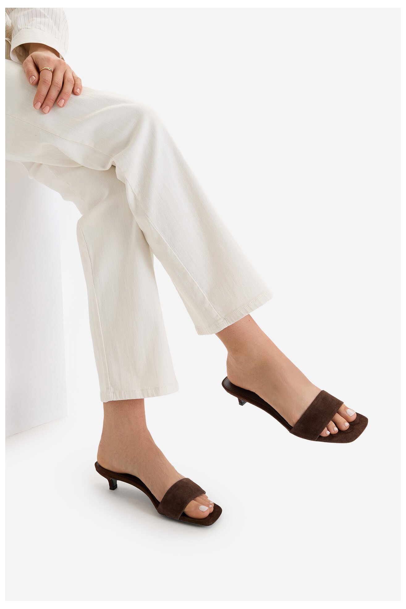 Klapki Gino Rossi EO-V2229-111-5 Brązowy