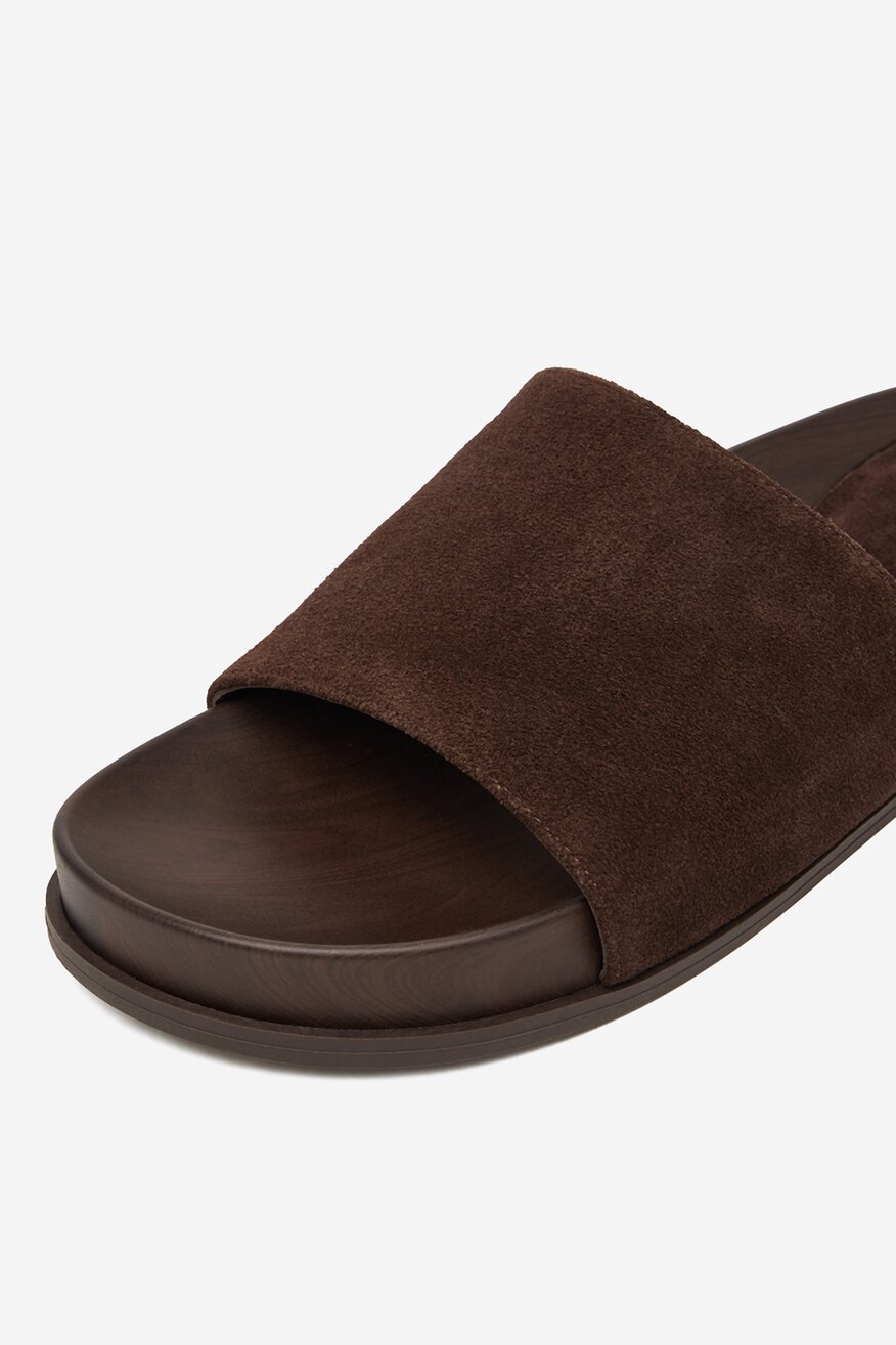 
                Шльопанець Gino Rossi ТЕМНО-КОРИЧНЕВИЙ - 5907964035442