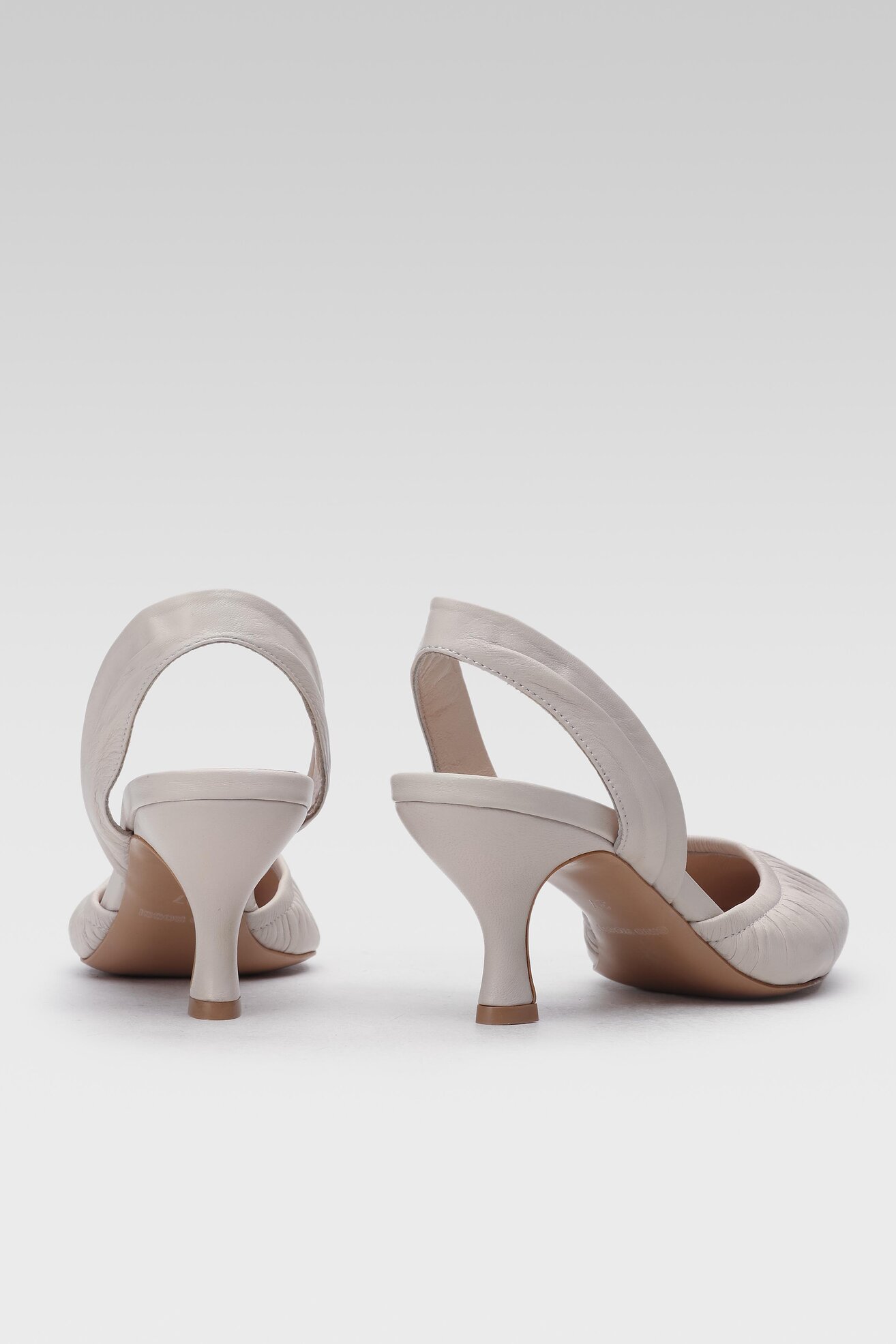 Czółenka Gino Rossi LB-601 Beżowy