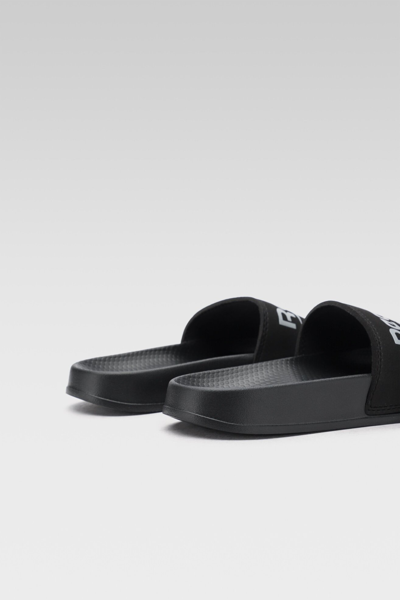 Klapki basenowe Reebok FULGERE SLIDE GY2705 Czarny