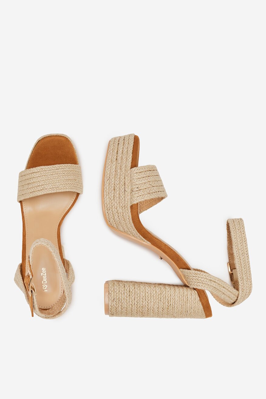 
                DeeZee - Sandały na słupku - 5904410849691