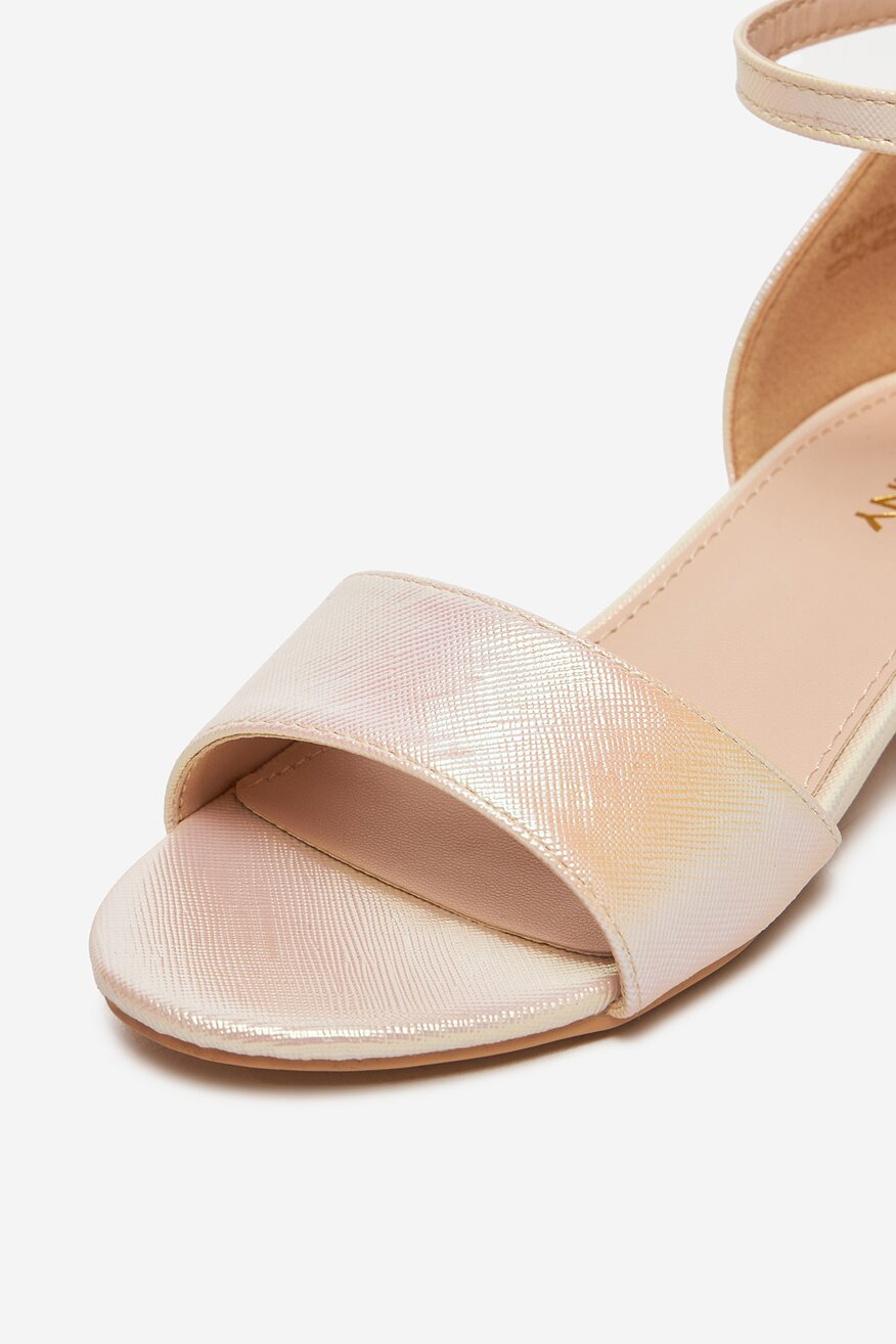 
                Szandál Jenny ARANY - 5904862867311