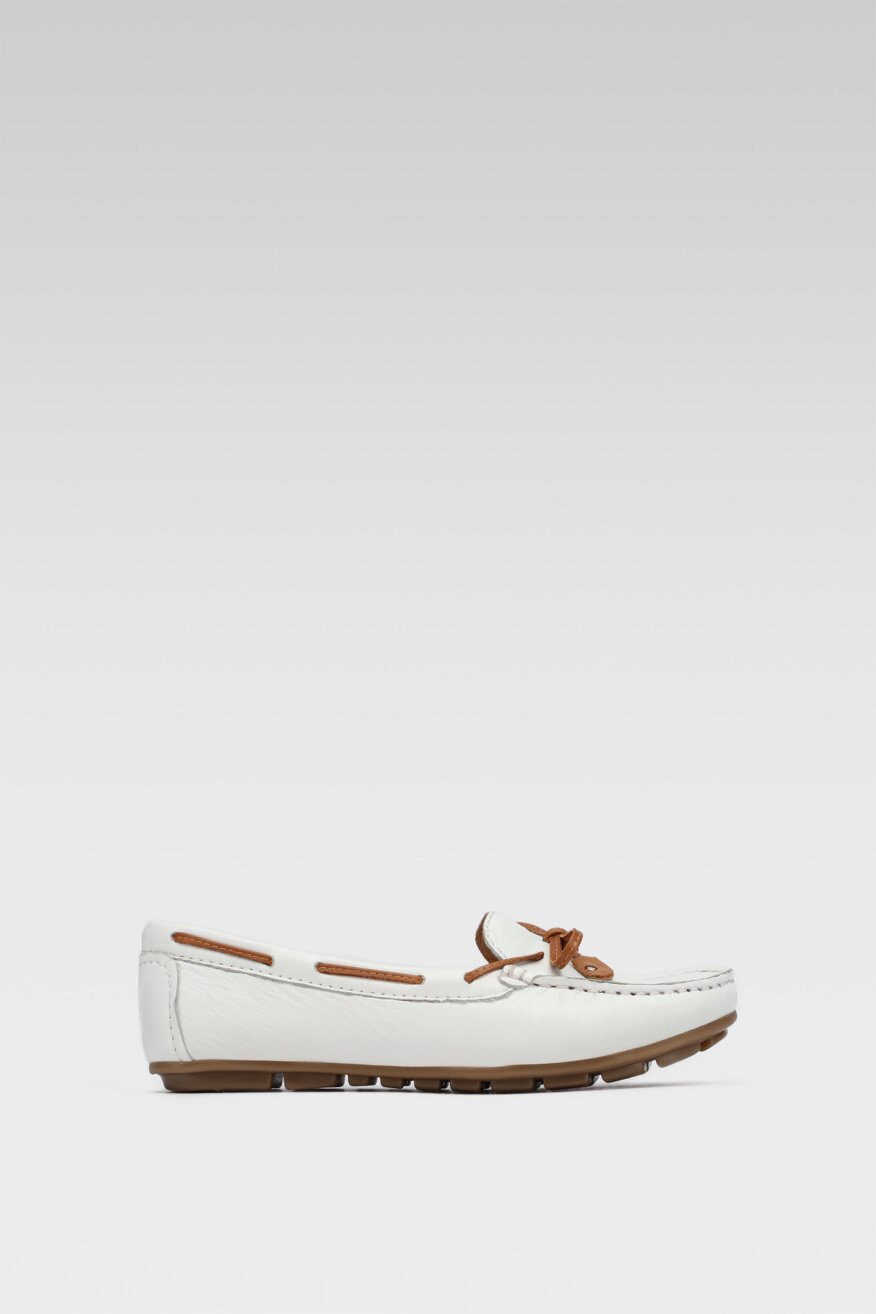 Lasocki - Skórzane półbuty z aplikacją - 5903698358963