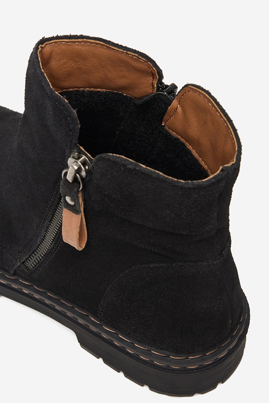 
                Kratke čizme Lasocki CRNA - 5906751291382