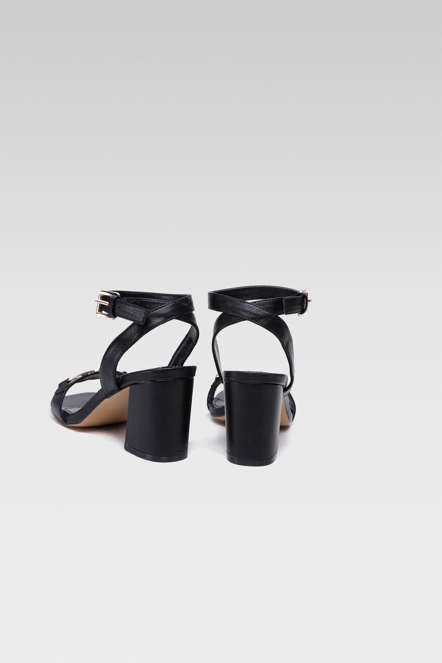 
                Quazi - Sandały z aplikacją czarne - 5904248383046