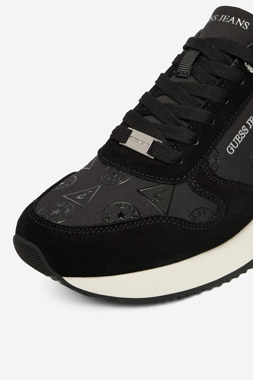 
                        Кросівки GUESS JEANS CWBEO-K250087 ЧОРНИЙ - 5907964081456