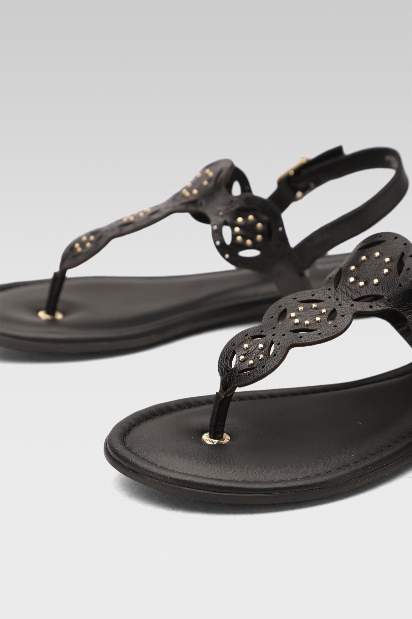 Sandały S.Oliver RED LABEL 5/5-28112/26 Czarny