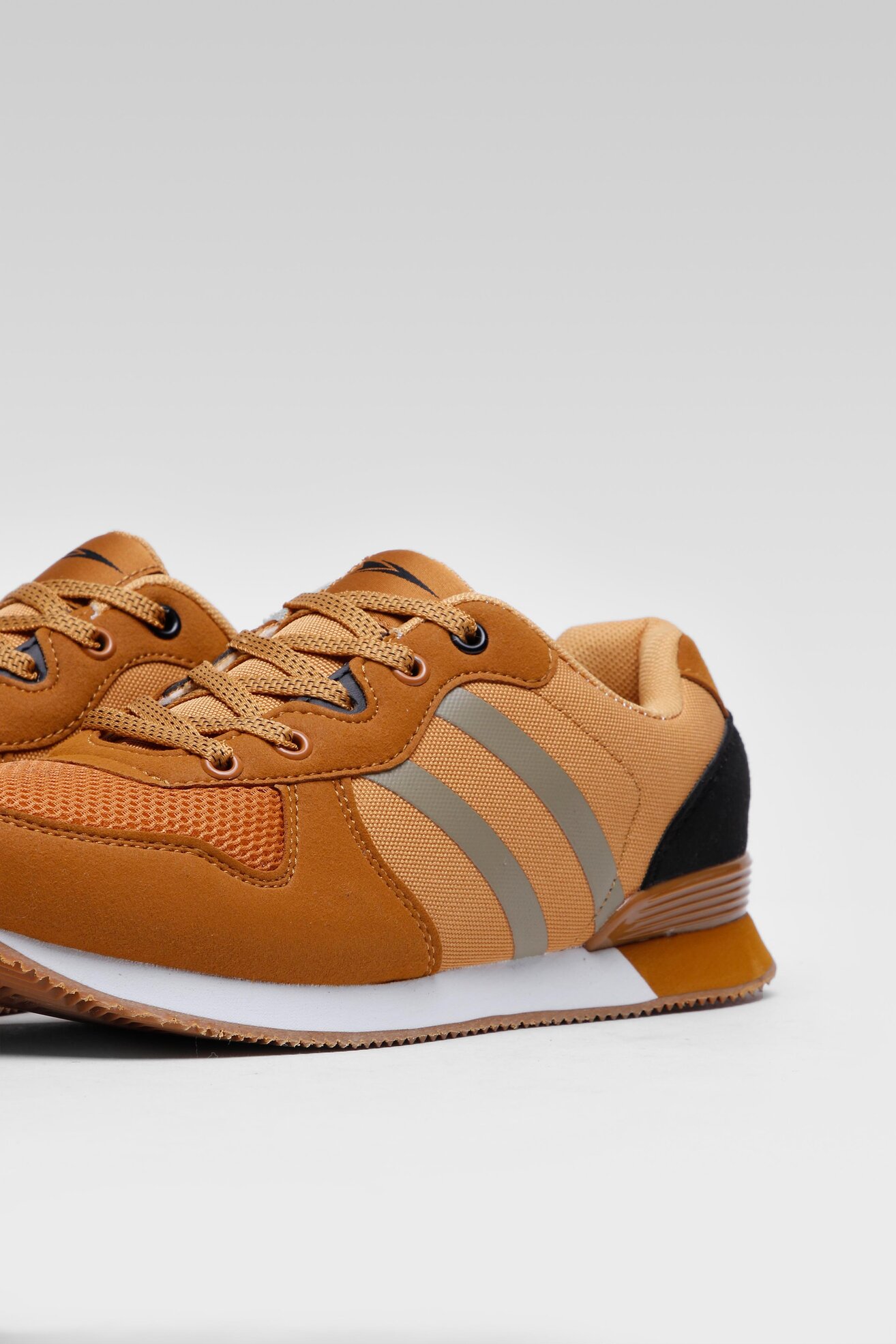 Obuwie sportowe Sprandi BP23-5967 Camel