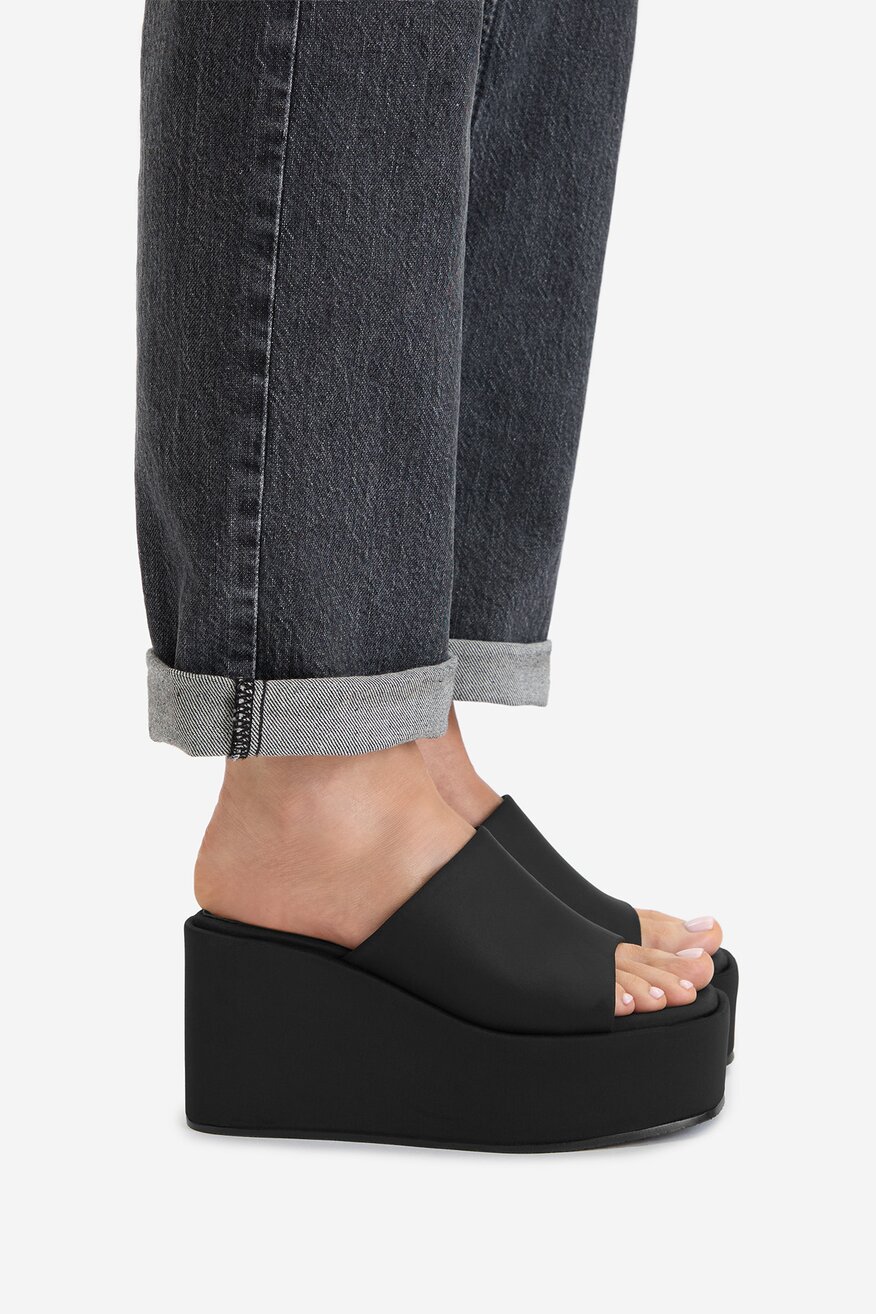 
                Джапанки DeeZee ЧЕРЕН - 5906751914250