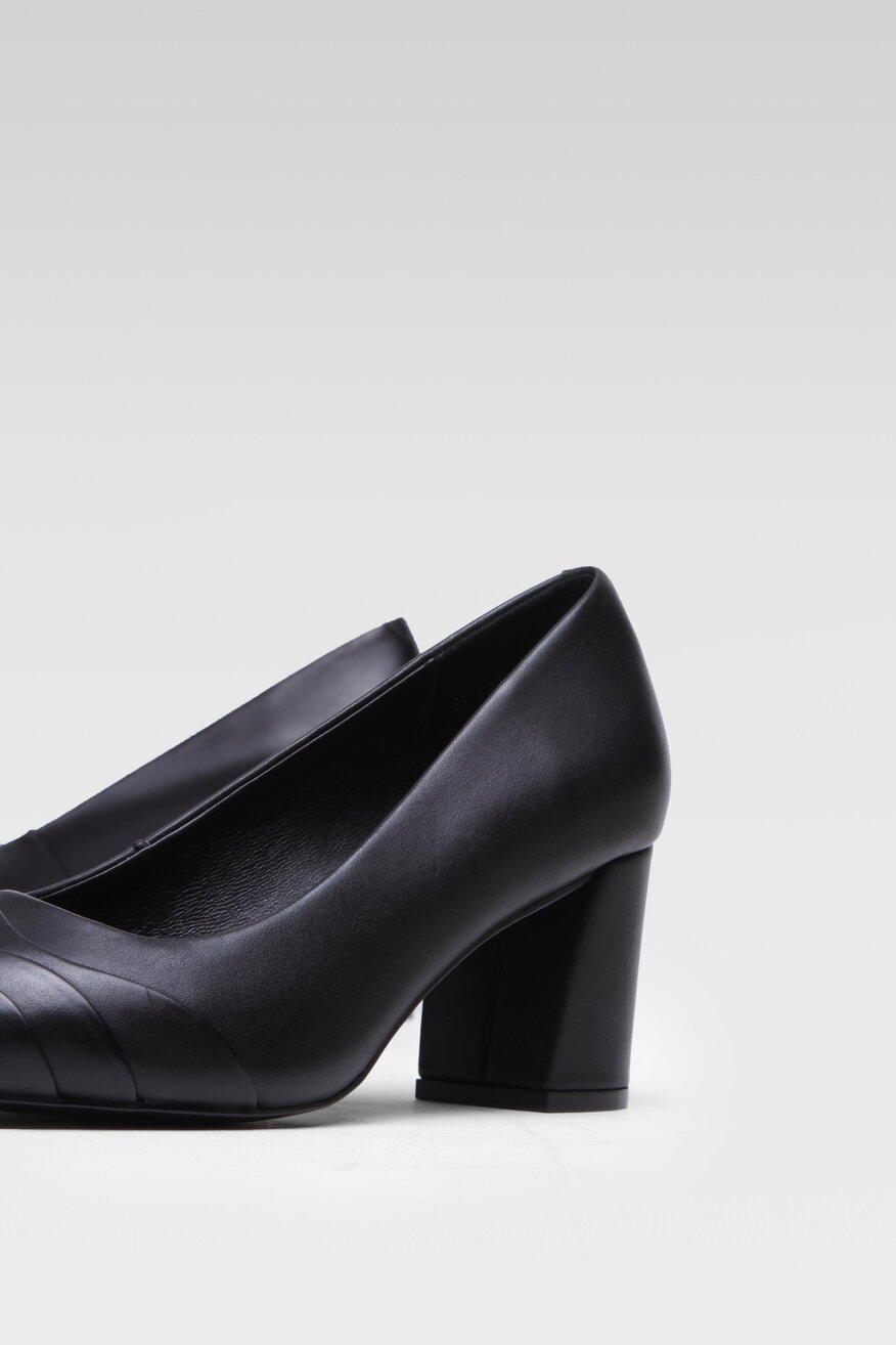 
                Lasocki - Czółenka skórzane na słupku - 5904862486123