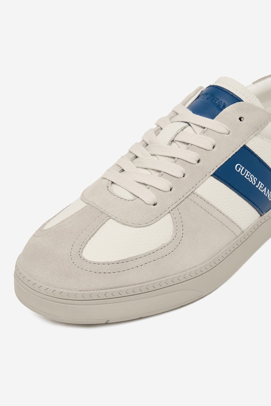 
                Сникърси GUESS JEANS БЯЛ - 5906751954836
