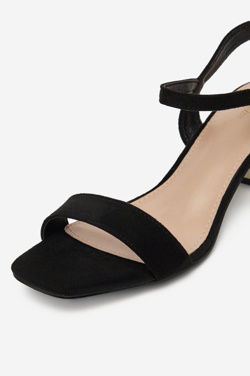 Сандали DeeZee ЧЕРЕН - 5904410794014