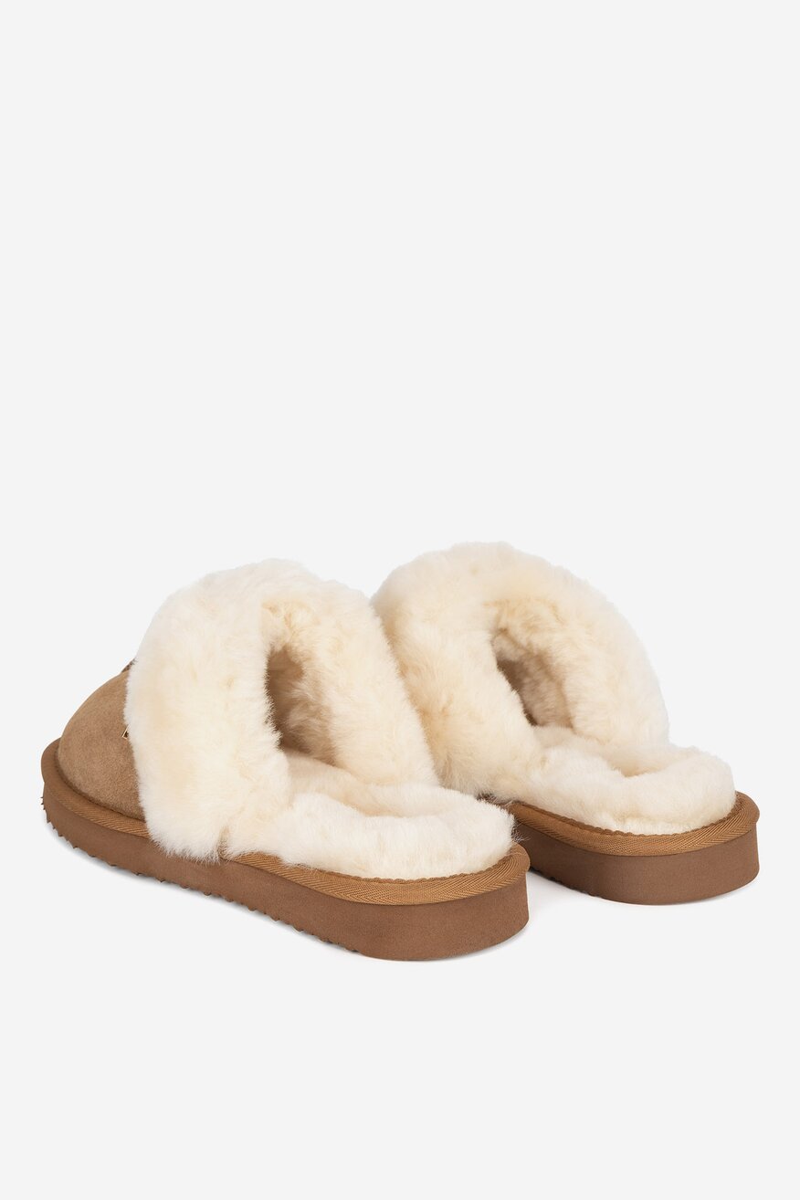 
                Mexx - Kapcie zamszowe ocieplane - 5905588924012