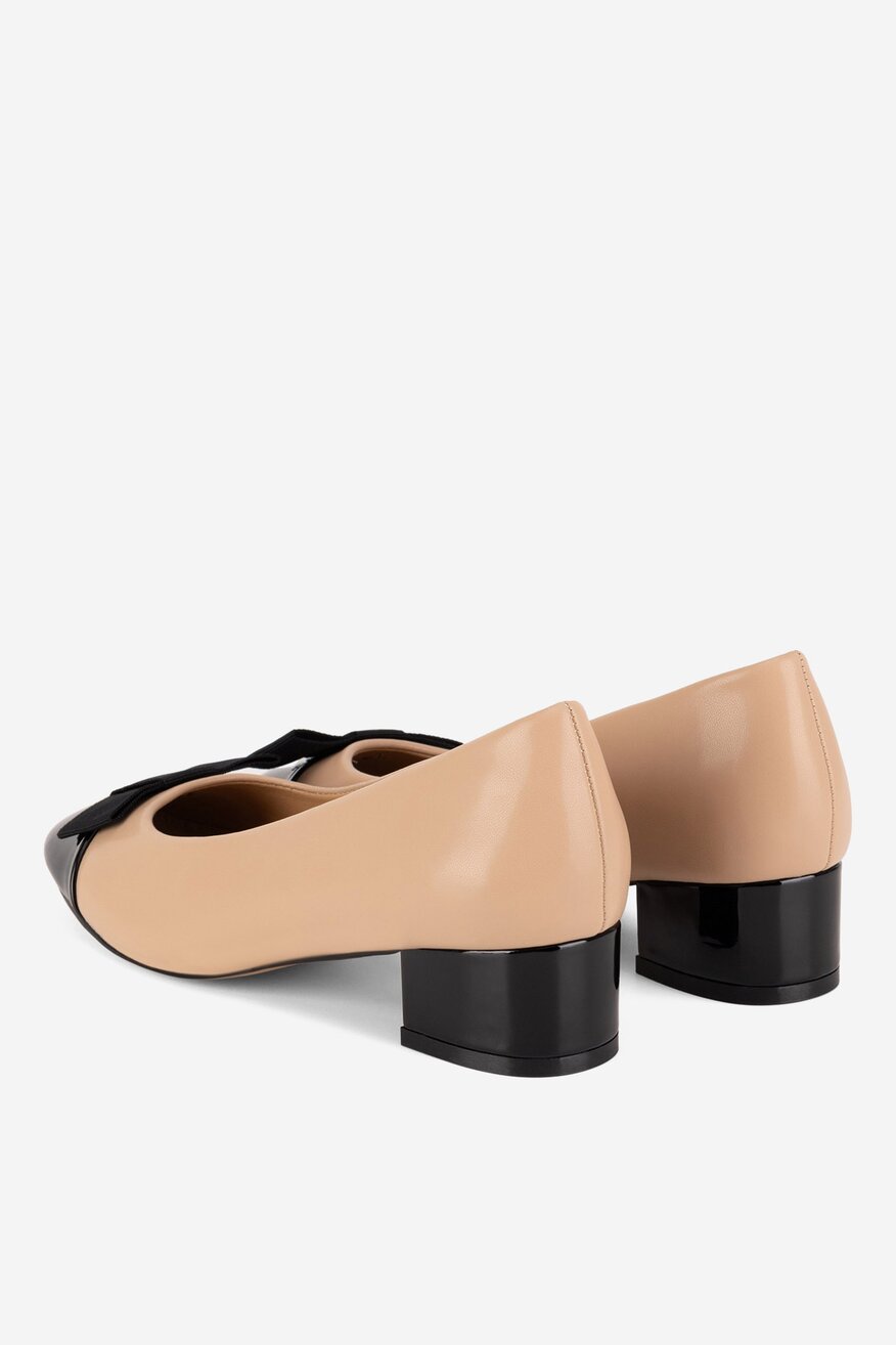 
                Körömcipő Lasocki BÉZS - 5903419928215