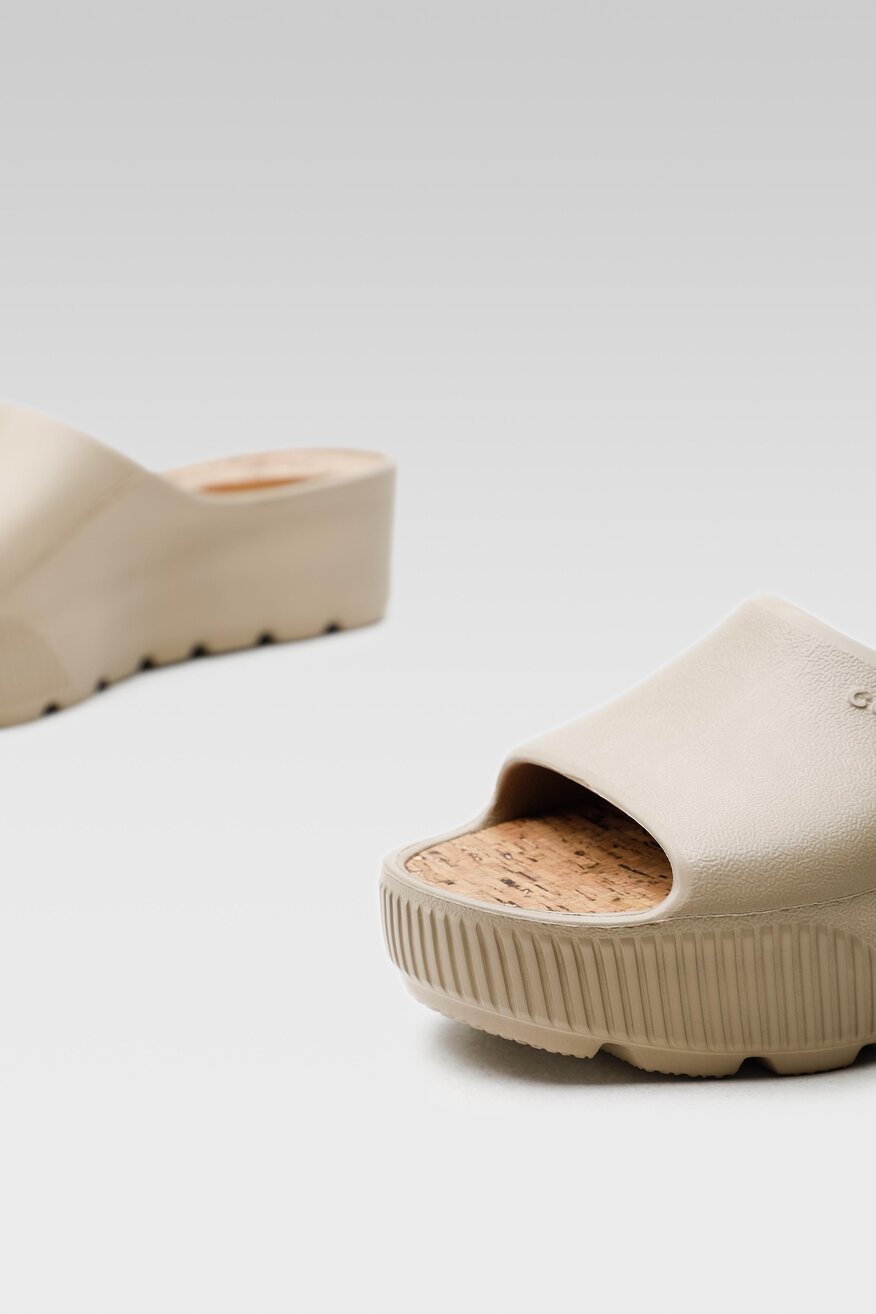 
                Coqui - Klapki na platformie - 5904248479374